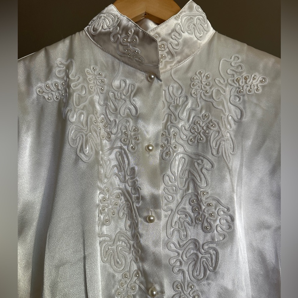 Vintage Karen Scott White Embroidered Blouse - Picture 3 of 6